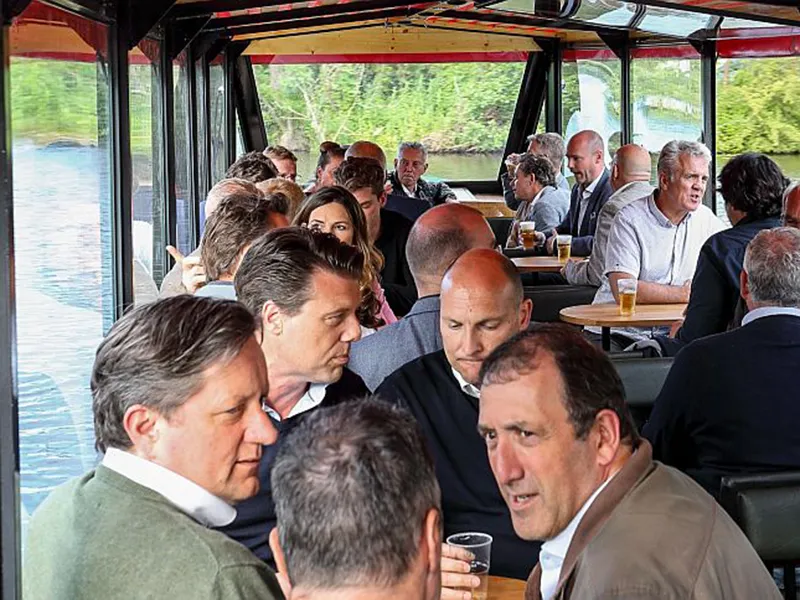 restaurant - grand cafe centennial - groep - groepen - rondvaart - bedrijfsuitje - teambuilding